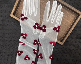 Applicazioni di fiori bordeaux Guanti in tulle bianco/Guanti fatti a mano/Guanti per abiti da ballo/Accessori per abiti da sposa/Separati nuziali/Accessori per abiti