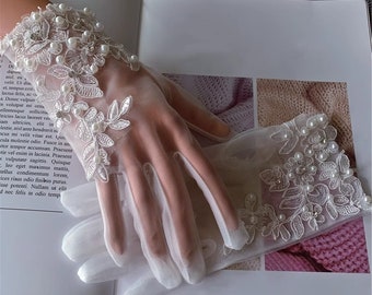 Ivory Leaves Lace Beaded Short Gloves/Bridal Gloves/Prom Dress Accessories/Bridal Dress Accessories/Wedding Separates