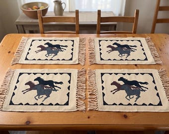 Juego de 4 manteles individuales de algodón con estampado de caballos al galope
