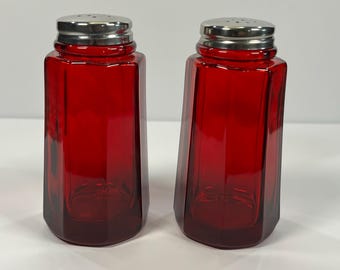 Salt and Pepper Vintage Shaker Ruby Red Amberina #200013 - Etsy
