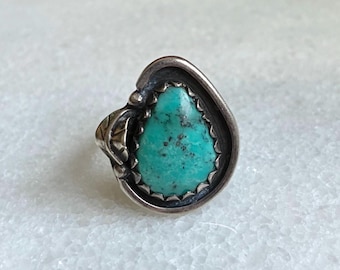 Vintage Navajo Sterling Silver Turquoise Shadow Box Ring (Size 5.75-6)