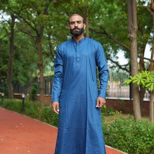 Handmade Royal Blue Cotton Jubba: Men&#39;s Emirati Wedding Thobe