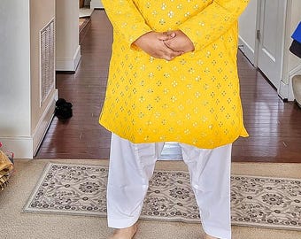 Set pigiama Chikankari Kurta giallo da uomo: abito da cerimonia Haldi
