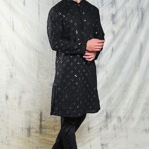 Men&#39;s Black Cotton Chikankari Kurta Pajama Set: Mirror Work