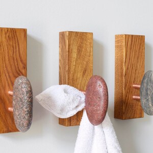 3 pcs Clothes hooks with natural sea stones - Robe hooks and hangers - Robe hooks with oak wood - Unique coastal stone towel holder