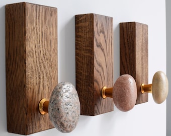 Bathroom hooks with natural sea stone - Robe hooks and hangers - Robe hooks with oak wood backplate - Unique coastal stone towel holder 1PCS