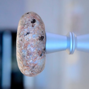 Stone Cabinet Knobs, Rock Knobs, Stone Pulls, Stone Knobs for Cabinets, Stone Drawer Pulls, Stone Drawer Handles, Stone Door Knob, Sea stone handle set, Baltic sea stones for cabinets and drawers. Fancy kitchen handles.