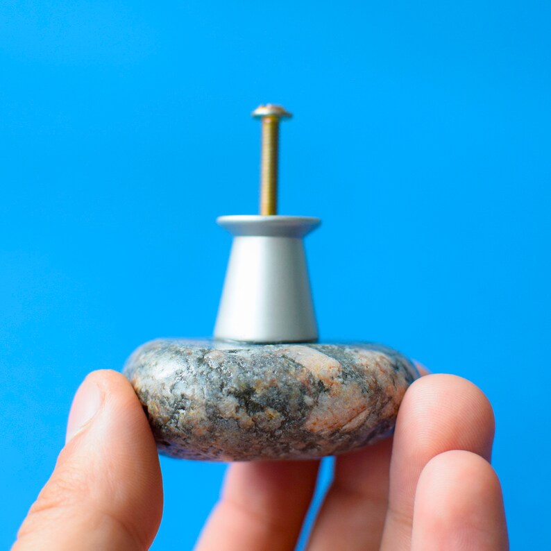 Stone Cabinet Knobs, Rock Knobs, Stone Pulls, Stone Knobs for Cabinets,Stone Drawer Pulls, Stone Drawer Handles, Stone Door Knob, Sea stone handle set, Baltic sea stones for cabinets and drawers. Fancy kitchen handles.