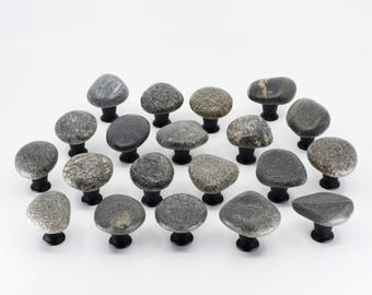 Beach Stone Pulls and Knobs. Kitchen Handles for Dressers, Cuppboards and  Cabinets. Rock Door Knobs for Dressers. Sea Stone Door Handles Set - Etsy