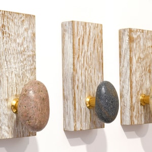 3 coat hook, agate hanger, beach stone towel hook, rock towel hook, pebble hook, beach wall mount towel hook, entryway organization, wood wall hook, single organizer hat rack, bag hanger, clothes hook, key hanger, modern minimalism sea stone hooks