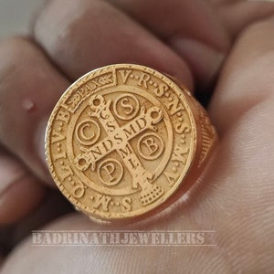 Anillo con sello de San Benito bañado en oro de 18 k para hombre en plata de ley, anillo de cruz extraordinario en el cristianismo, anillo de fe antiguo, anillo de cruz de San Jesús