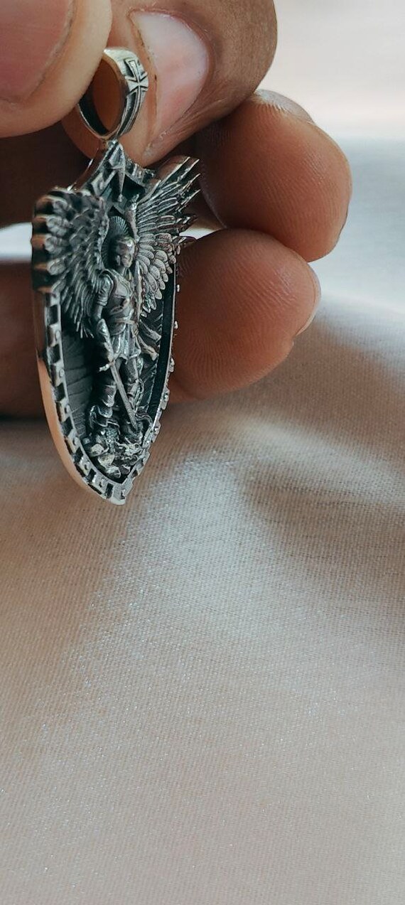 Ciondolo San Michele: Protezione Divina In Argento - Foto 9