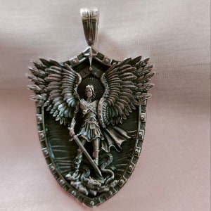 St. Michael Erzengel Schild Halskette, St. Michael Erzengel Anhänger für christliche, oxidierte Glaubens-Halskette in Silber, Schutz-Halskette