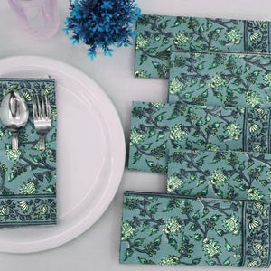 Serviettes en coton à imprimé floral : serviettes de table à fleurs vertes