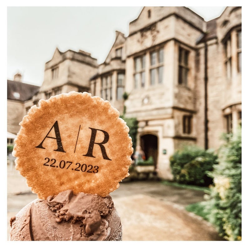 Bespoke Wedding Wafer Biscuits 140 Discs image 8