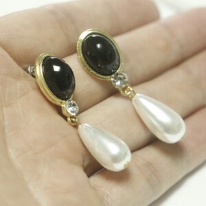 French retro romantic niche black rough crystal porcelain imitation pearl earrings