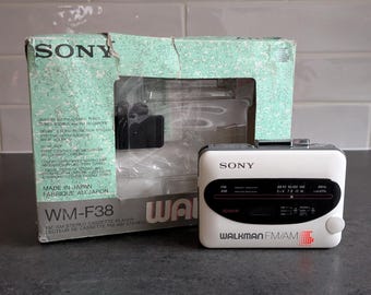 ソニー WM-FS399 スポーツウォークマン AM FM カセット メガベース