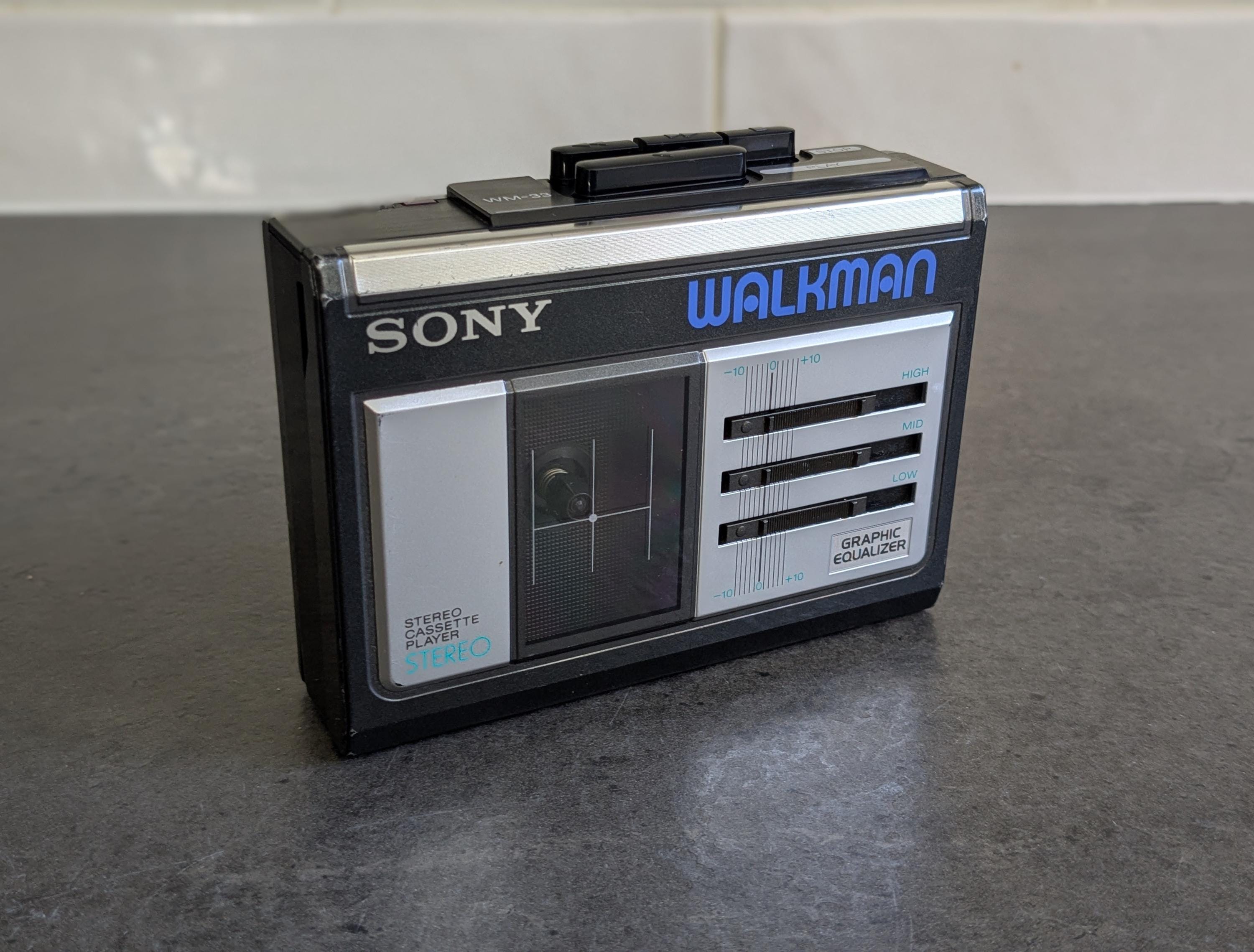 ソニーウォークマン　カセット用　ホワイト　希少　レア　ヴィンテージ　ジャンク品 ジャンク｜Sony ウォークマン ホワイト - メルカリ