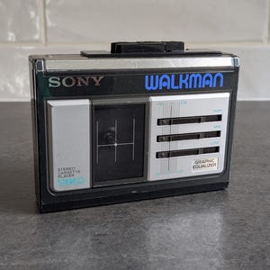 ソニー ウォークマン カセットプレーヤー WM-33 ビンテージ - Etsy 日本