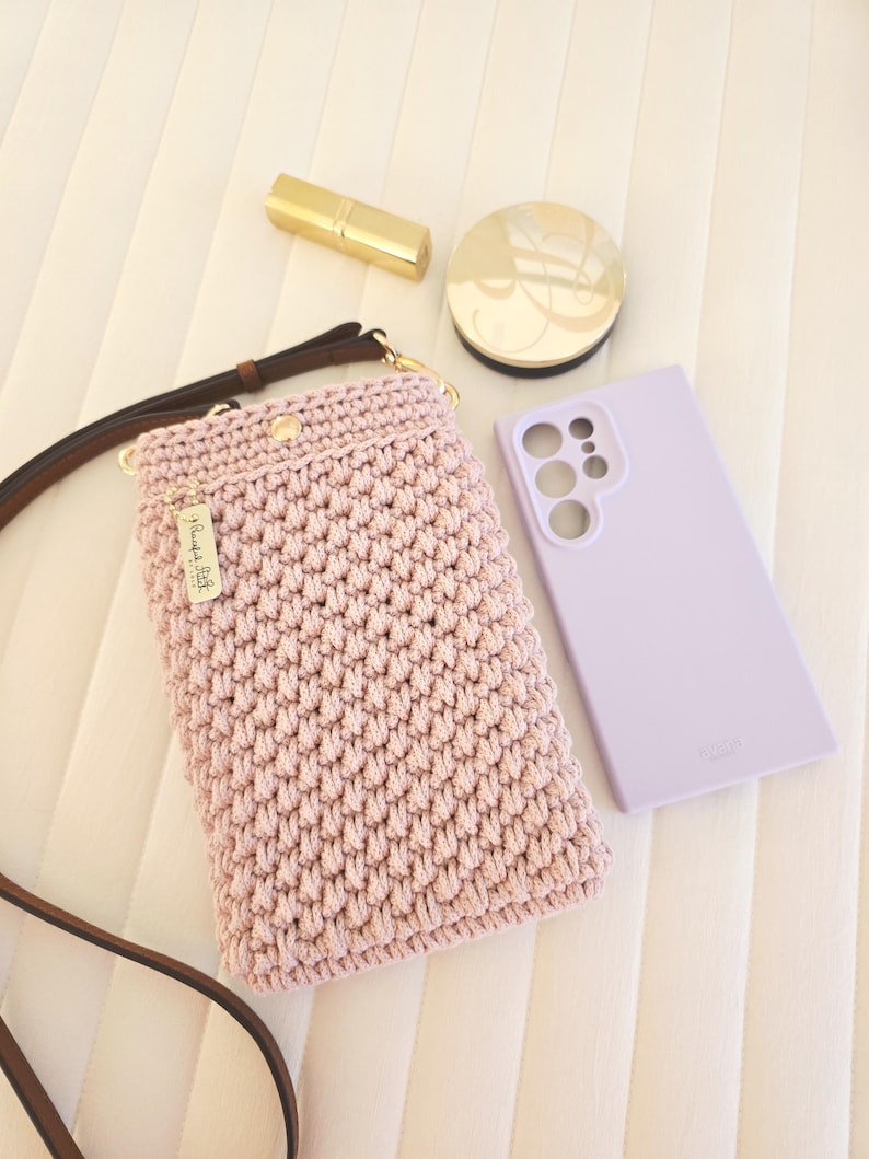Crochet Crossbody Phone Purse: Handmade, Recycled Cotton, Vegan Leather Strap image 4