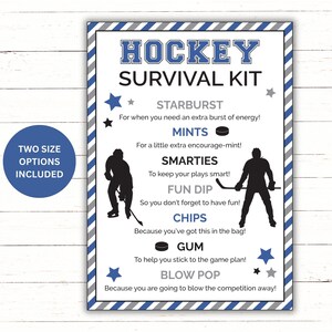 Peut inclure: Panneau de kit de survie de hockey bleu et blanc avec texte et illustrations. Le panneau comprend une liste d'articles tels que Starburst, Mints, Smarties, Fun Dip, Chips, Gum et Blow Pop. Le texte est en gras et stylisé.