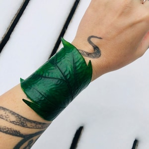 Leather Leaf | Feather | Cuff | Bracer | Cosplay | Fantasy | Renaissance | Faire | Festival | Bracelet