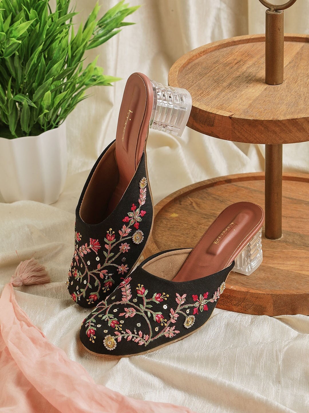 Juti Heels Wali Chappal Fancy Heel Wali Juti Heel Wali Chappal Ki