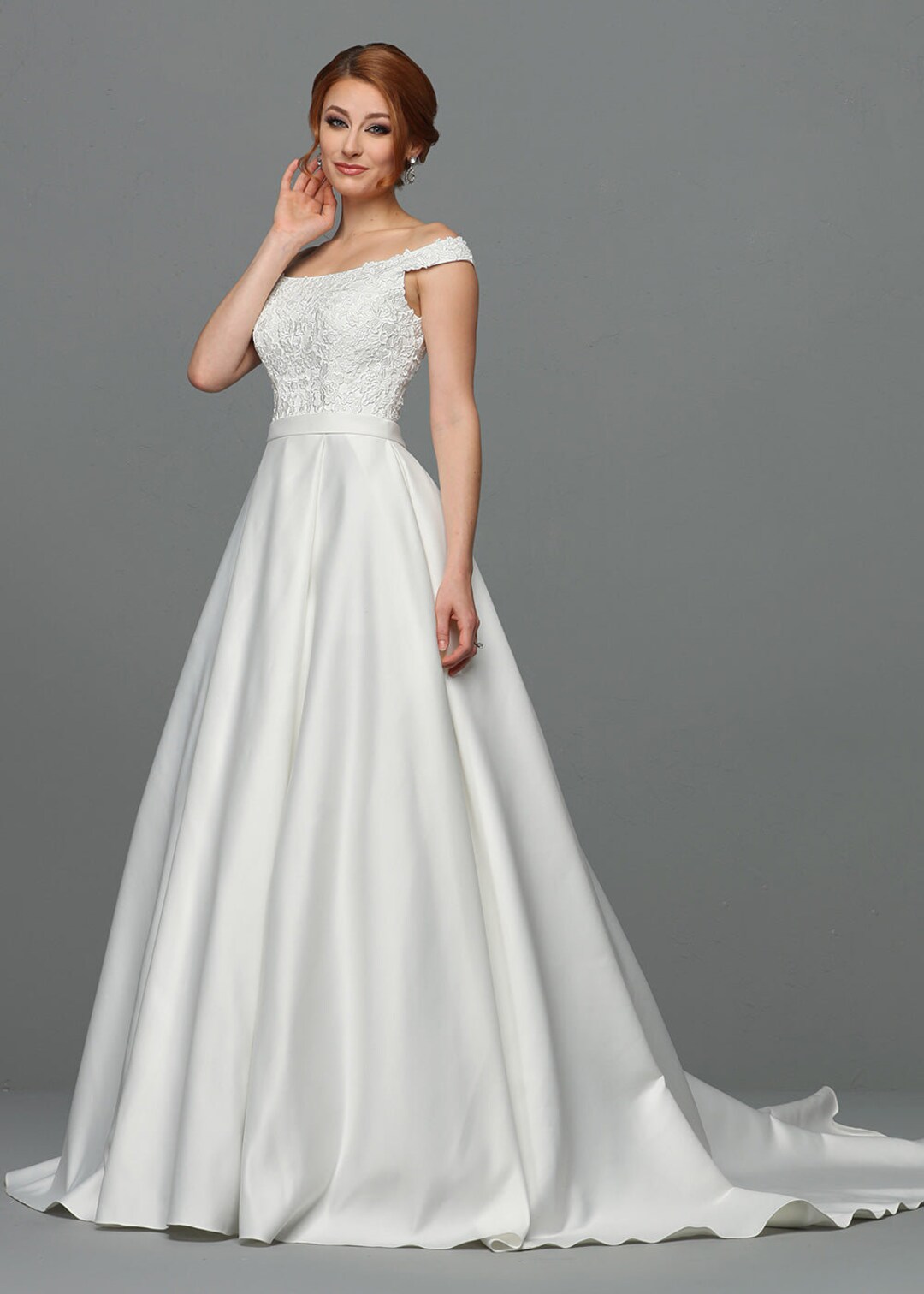 Lace Back Ball Gown Satin Wedding Dresses With Pockets main image 0