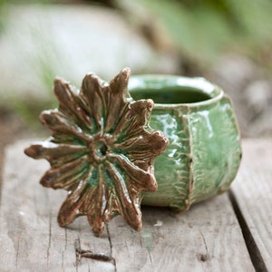 Scatola in ceramica con testa di papavero, barattolo di papavero, testa di papavero, barattolo di ceramica