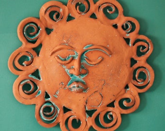 Decorazione murale in ceramica Sole di Maggio, unica nel suo genere, realizzata a mano e ispirata alla mitologia azteca