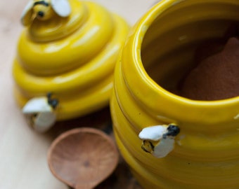 Honey Pottery Jar With Bees, Bee hive jar, Stoneware Honey Jar, Cookie Jar, Sugar Jar, Kitchen container,  Salt Ceramic Pot, Kitchen box