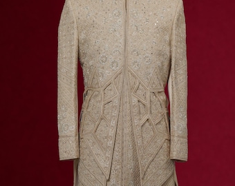 Beige Sherwani : Besticktes Herren-Hochzeits-Outfit