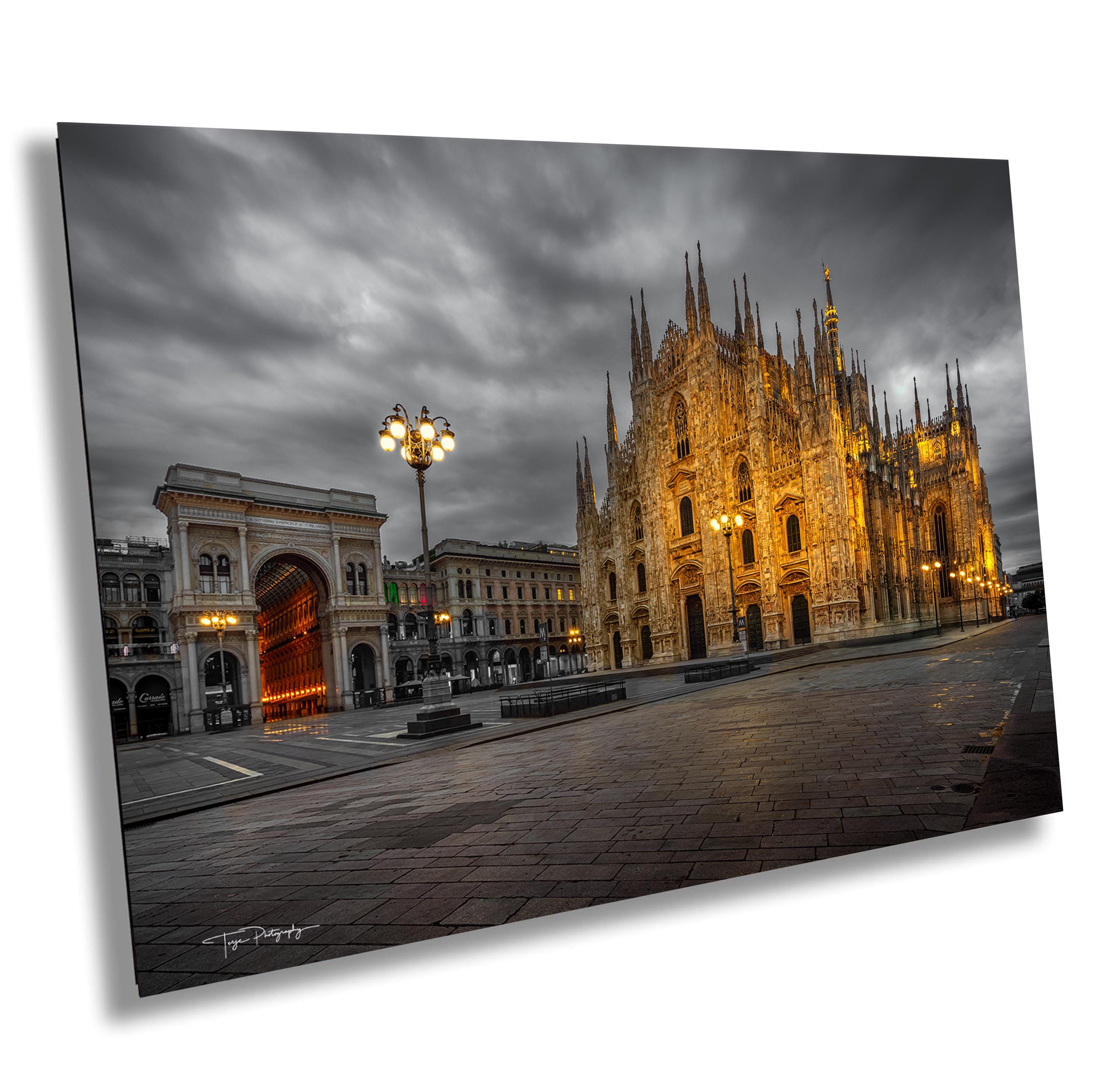 Milan black and white poster Italia