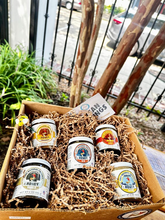 Honey for Your Honey Gift Box – 5 Gourmet Flavored Honeys