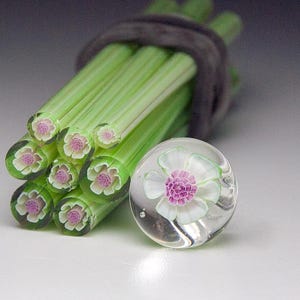 White 6 Petals Flower in Canes Murrini Coe 104 for Lampworking 6 cm long