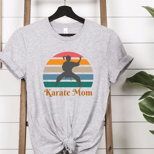 Camiseta da mãe do karatê, camisa da mãe da menina do karatê, presentes para a mãe do karatê, presentes para a mãe do karatê, ideias de presentes para a mãe da filha do karatê