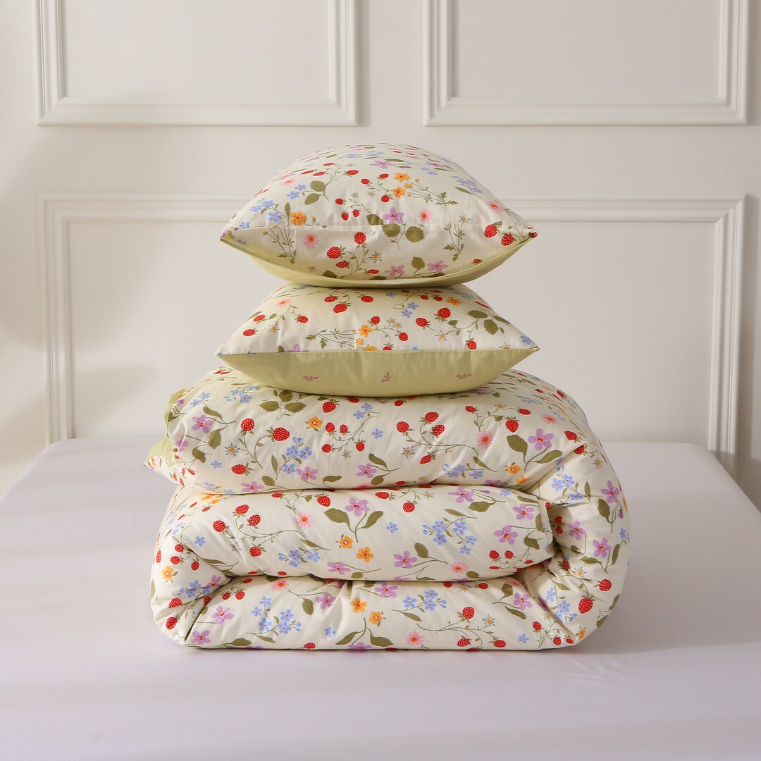 Duvet Cover100 Cotton Strawberry Printed or Bedding Set /bed Sheet