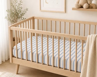 Spannbettlaken für Babybetten mit blauen Streifen