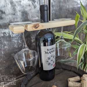 Wine glass holder for wooden and customizable bottle, Glass holder on bottle, original and atypical gift.