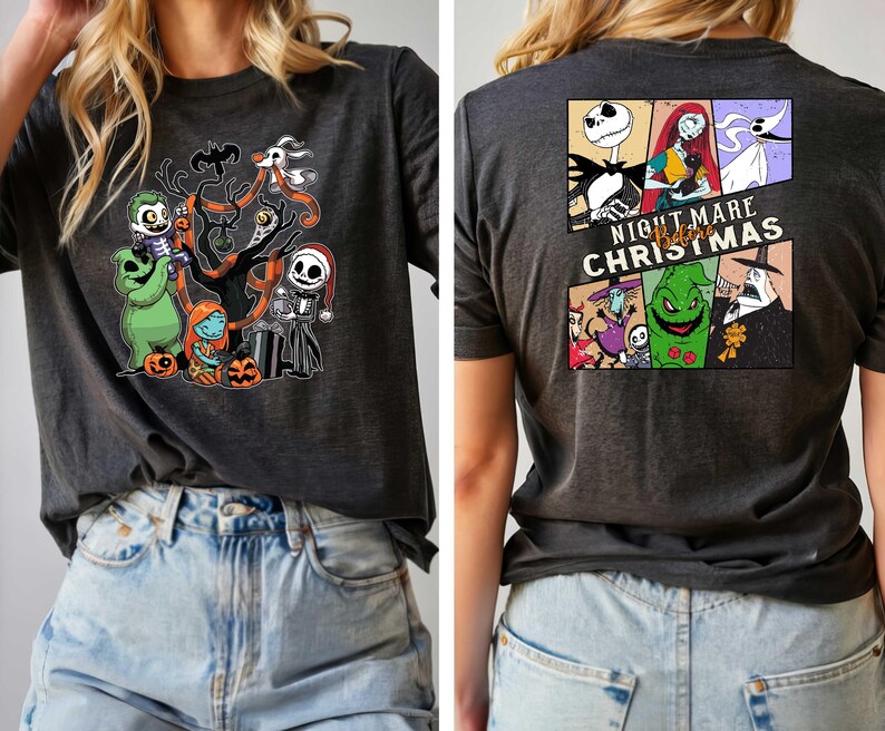 Puede incluir: Una camiseta gris oscuro con un estampado gr&aacute;fico de personajes de la pel&iacute;cula "Pesadilla antes de Navidad". La parte delantera de la camiseta presenta un grupo de personajes que incluyen a Jack Skellington, Sally y Oogie Boogie. La parte posterior de la camiseta presenta un panel de estilo c&oacute;mic con el texto "Pesadilla antes de Navidad".