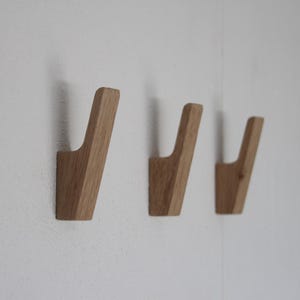 Mid-Century Oak Wall Hook | Minimalist Wooden Coat Peg | Handmade Wood Towel Hook | Entryway Wall Hanger | Natural Oak Wood Pegs