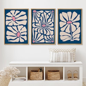 Juego de 3 lienzos enmarcados para pared, con estampados abstractos florales botánicos de flores silvestres en azul marino, decoración minimalista moderna bohemia.