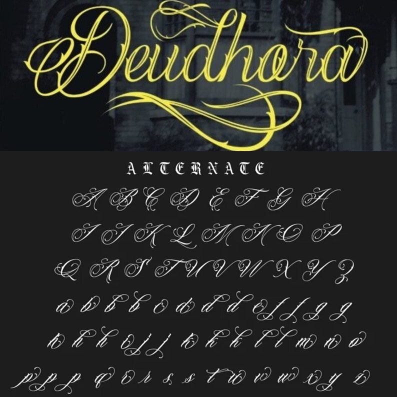 Puede incluir: Una imagen en blanco y negro de una fuente cursiva llamada "Deudhora". La fuente se muestra en letras may&uacute;sculas y min&uacute;sculas. La palabra "ALTERNATE" est&aacute; escrita en negrita, en letras gruesas sobre el alfabeto.