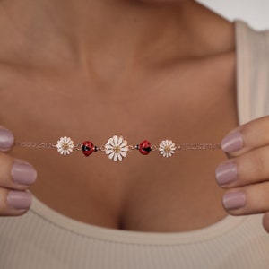 Pulsera de flores de plata, pulsera de margaritas, pulsera de mariquita, pulsera de flores con cuentas, pulsera de flores nupciales, regalo de Navidad del día de San Valentín imagen 1