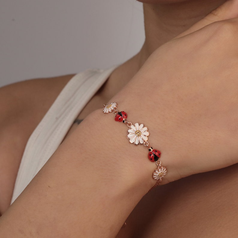 Pulsera de flores de plata, pulsera de margaritas, pulsera de mariquita, pulsera de flores con cuentas, pulsera de flores nupciales, regalo de Navidad del día de San Valentín imagen 4