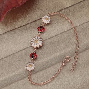 Pulsera de flores de plata, pulsera de margaritas, pulsera de mariquita, pulsera de flores con cuentas, pulsera de flores nupciales, regalo de Navidad del día de San Valentín imagen 6