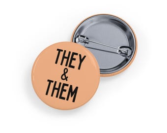 Insignia con pronombres "Ellos" y "Ellas" (pin/botón) para el orgullo LGBTQ+, la inclusión y la autoexpresión - Beige cálido