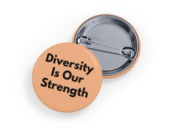 Refugees Welcome (pin/button, 4 Sizes) - Pro-immigrant, Solidarity