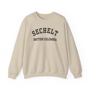 Sechelt, Columbia Británica (Sudadera unisex de cuello redondo de mezcla gruesa), recuerdo de Sunshine Coast, Columbia Británica, acogedor jersey costero (fuente negra) imagen 4