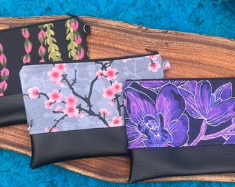 Hawaiian Floral Clutch Wristlet: Handmade Zippered Pouch